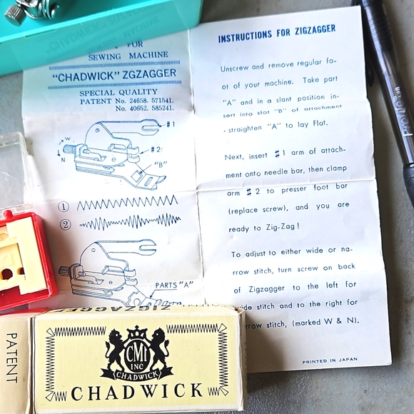Vintage sewing machine lot zig zagger and feet w Avon box - Picture 5 of 6